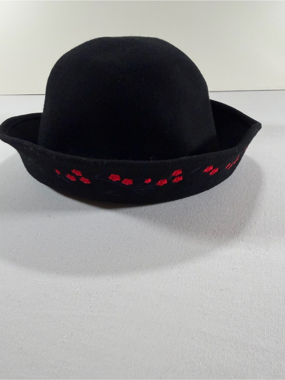 Black Wool Felt Women's Hat with Red Embroidered Detail